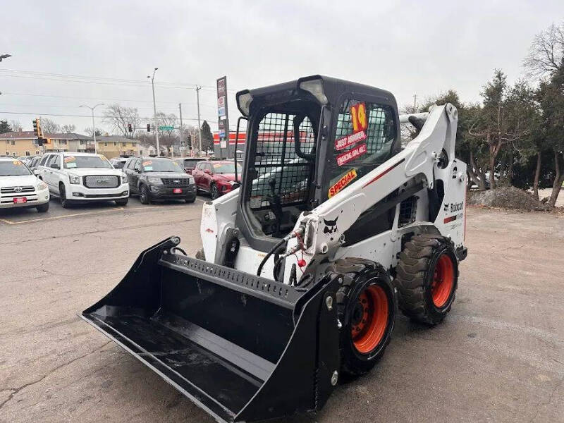 2014 Bobcat S590 TWO SPEED SKID STEER LOAD