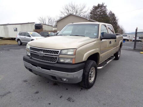 2005 Chevrolet Silverado 2500HD for sale at Supermax Autos in Strasburg VA