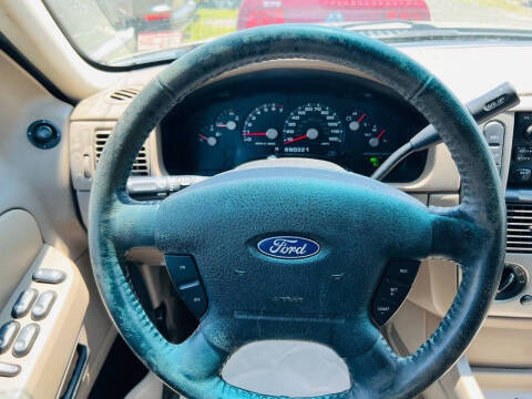 2005 Ford Explorer XLT