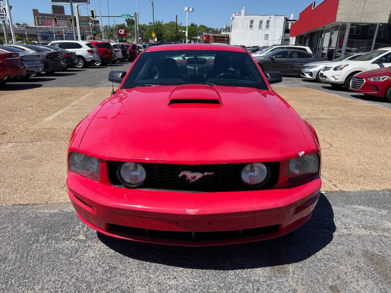 2005 Ford Mustang GT Deluxe