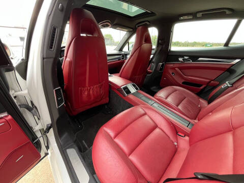 2014 Porsche Panamera 4