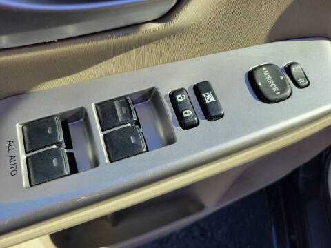 2013 Toyota Prius v Two