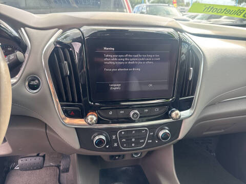 2020 Chevrolet Traverse LT Cloth