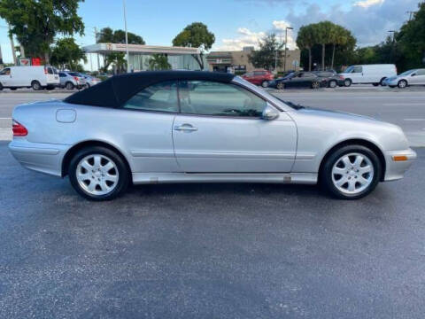 2000 Mercedes-Benz CLK320