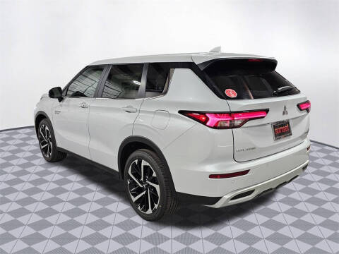 2025 Mitsubishi Outlander PHEV SE