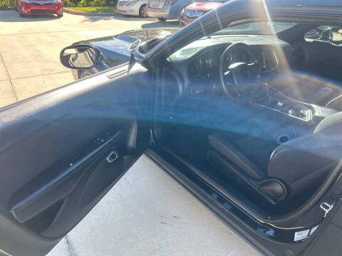 2015 Dodge Challenger SXT