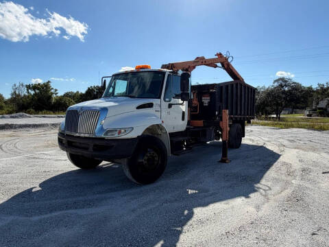 2010 International 4300 Grapple truck