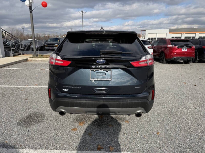 2022 Ford Edge Titanium