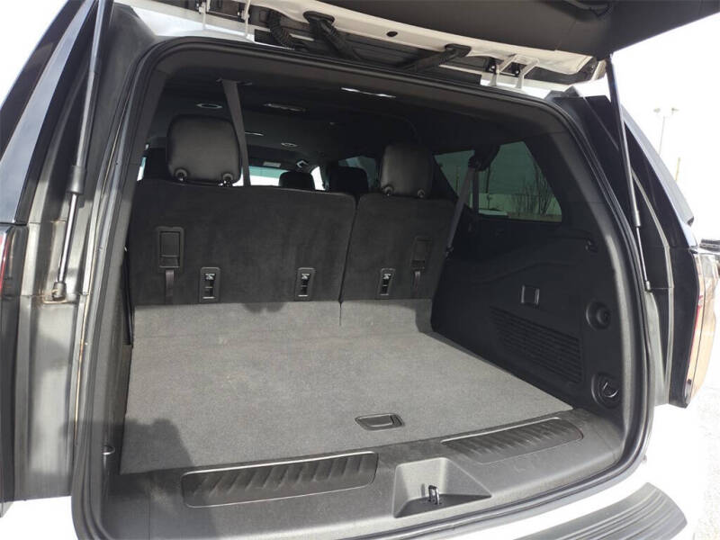 2023 Chevrolet Suburban LS