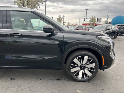 2025 Mitsubishi Outlander SEL Platinum Edition