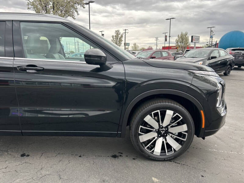 2025 Mitsubishi Outlander SEL Platinum Edition