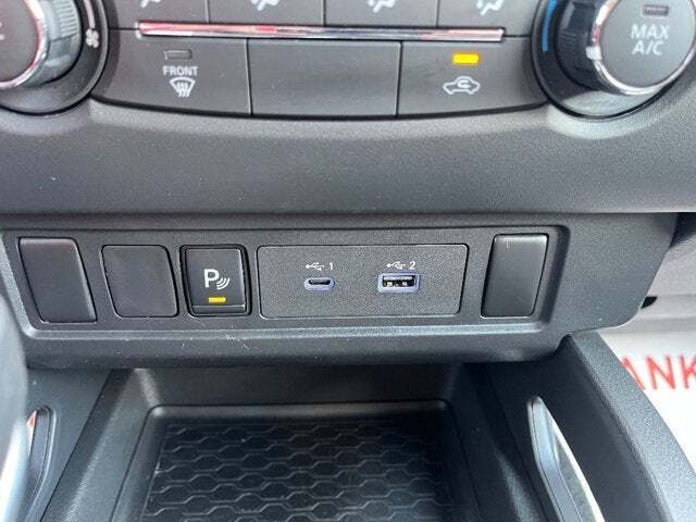 2023 Nissan Frontier 28