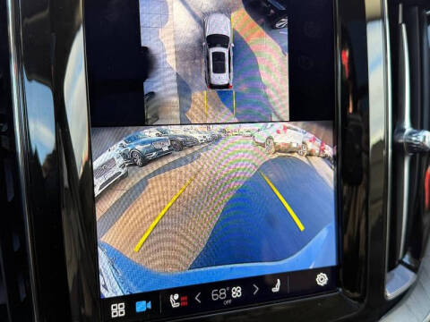 2025 Volvo XC60 B5 Plus Dark Theme