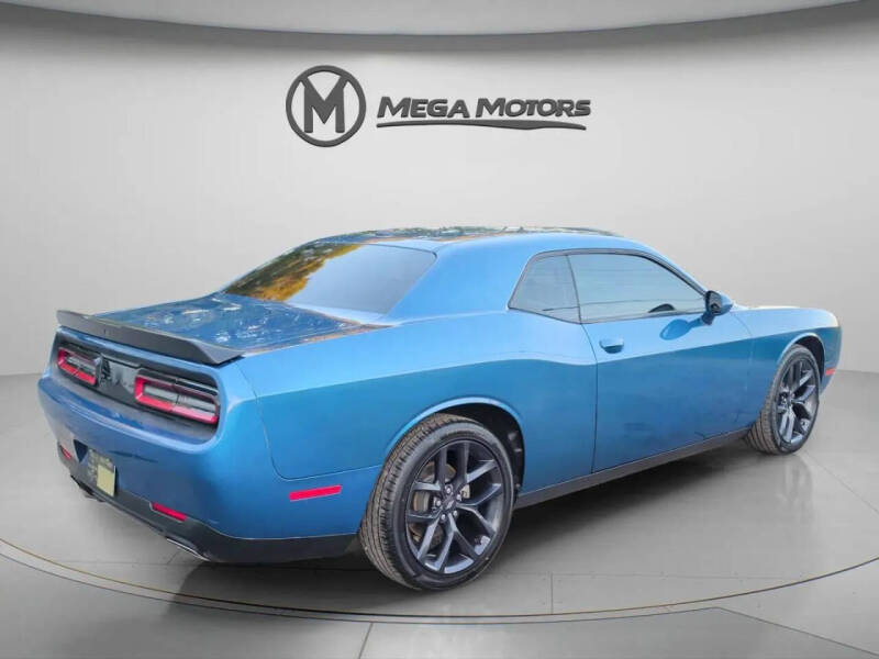 2022 Dodge Challenger SXT