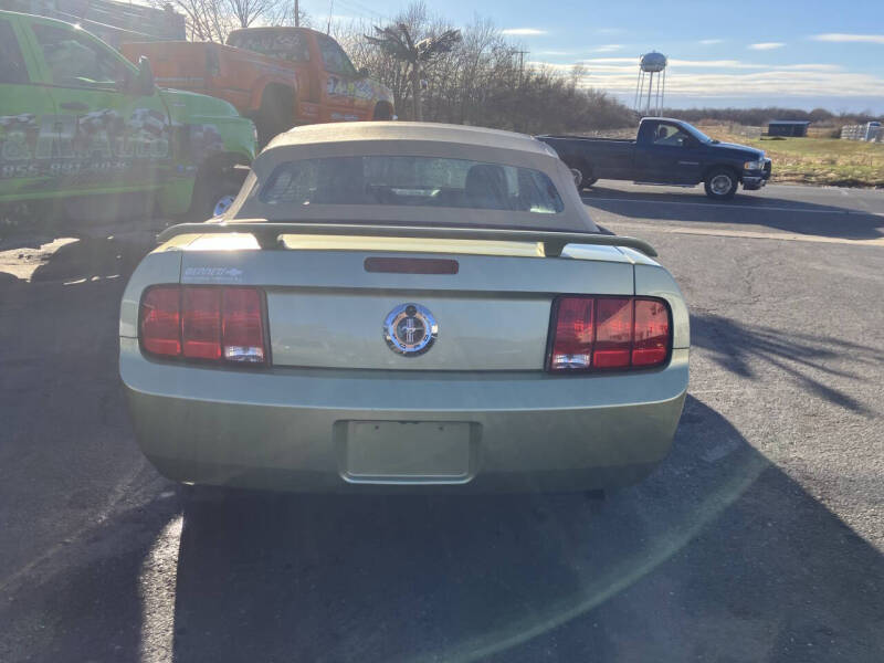 2005 Ford Mustang V6 Premium