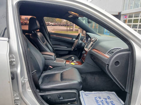 2012 Chrysler 300 Limited