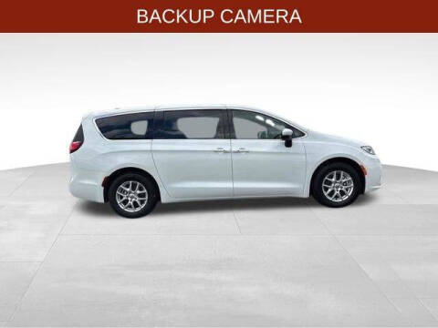 2023 Chrysler Pacifica Touring
