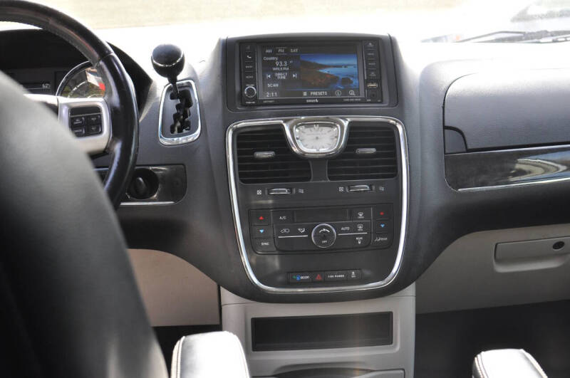 2015 Chrysler Town and Country Touring