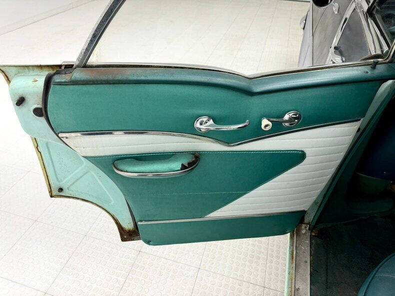 1956 Pontiac Chieftain