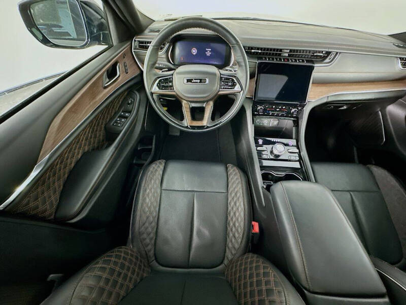 2025 Jeep Grand Cherokee Summit