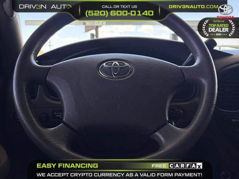2004 Toyota Sequoia SR5
