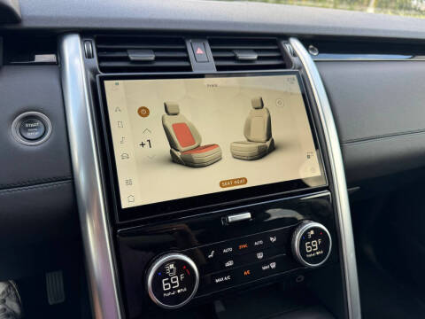 2024 Land Rover Discovery P300 S