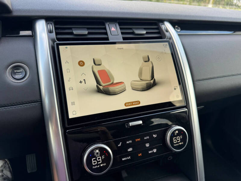 2024 Land Rover Discovery P300 S