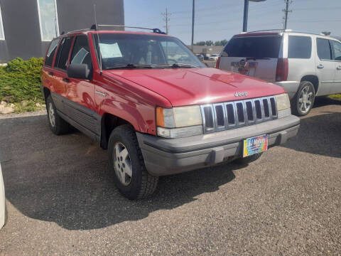 1995 Jeep Grand Cherokee for sale at L & J Motors in Mandan ND