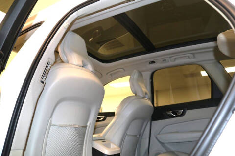 2019 Volvo XC60 T5 Momentum