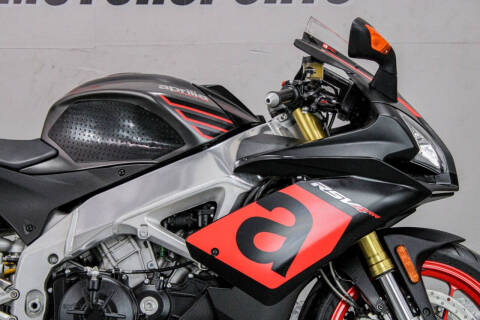 2016 Aprilia RSV4