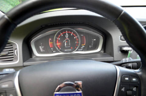 2018 Volvo V60 Cross Country T5 Premier