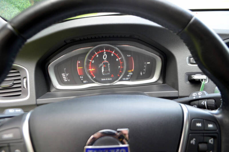 2018 Volvo V60 Cross Country T5 Premier