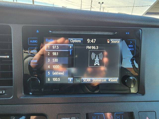 2017 Toyota Sienna LE 8-Passenger