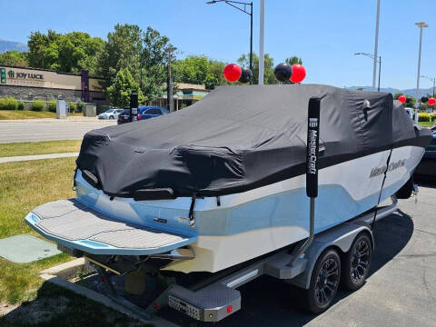 2022 MasterCraft XT24