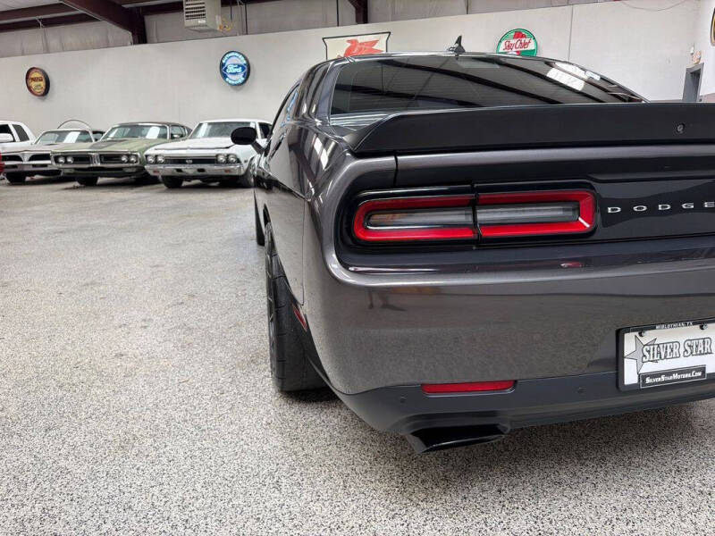 2016 Dodge Challenger SRT Hellcat
