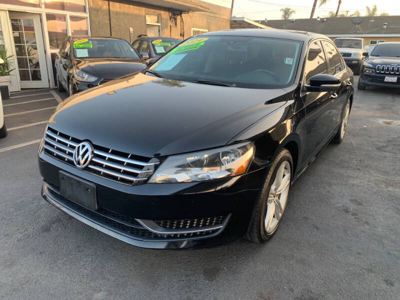 2014 Volkswagen Passat for sale at PACIFICO AUTO SALES in Santa Ana CA