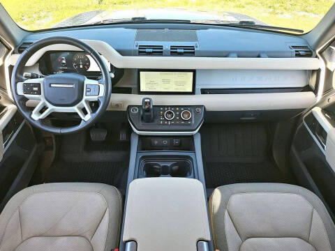 2020 Land Rover Defender 110 SE