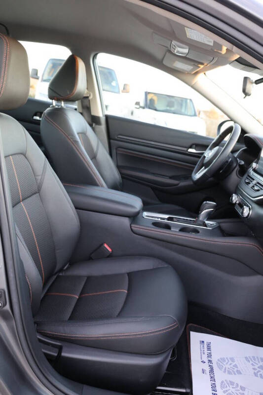 2021 Nissan Altima 2.5 SR