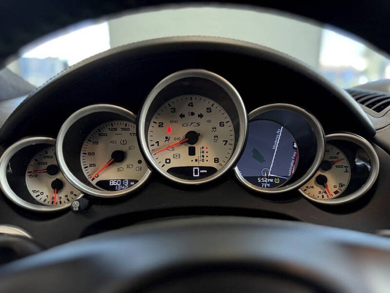 2014 Porsche Cayenne GTS