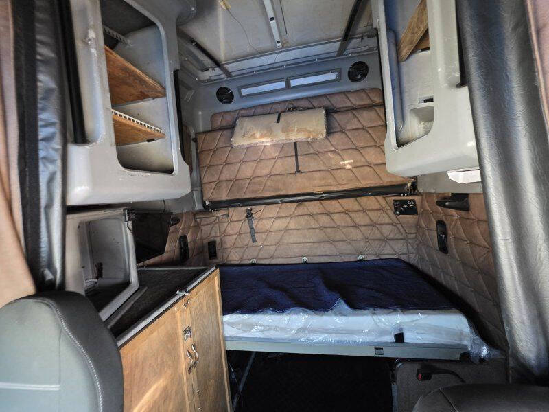 2001 Freightliner Conventional XL