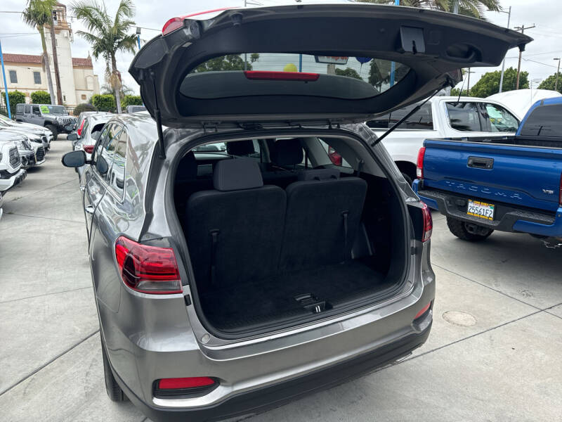 2019 Kia Sorento S V6