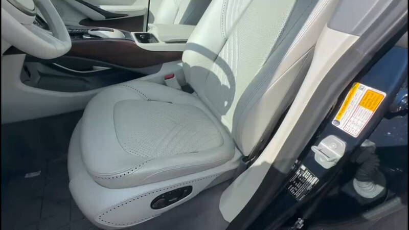 2021 Aston Martin DBX