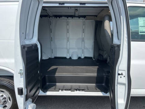 2025 Chevrolet Express 2500