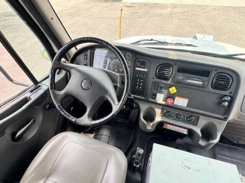 2016 Freightliner M2 106