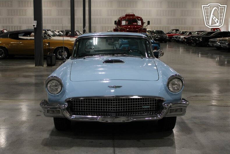 1957 Ford Thunderbird