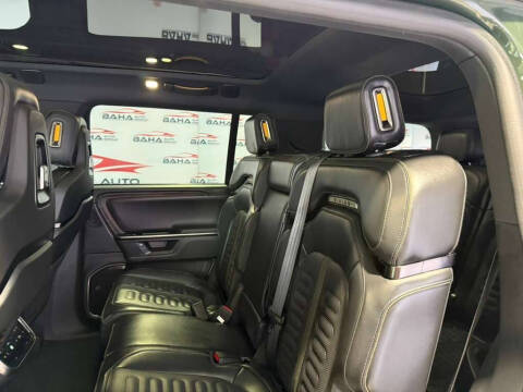 2025 Rivian R1S