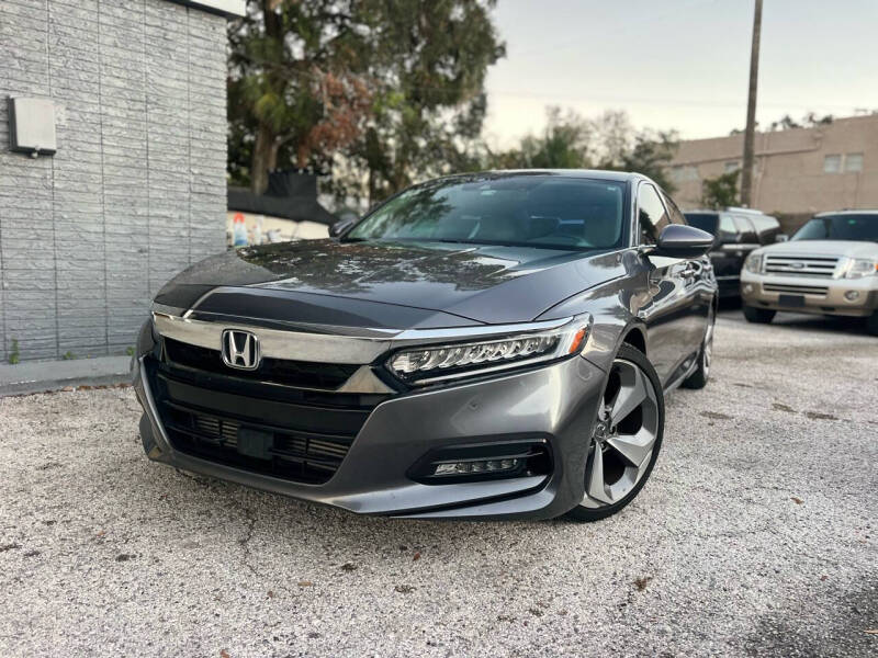 2018 Honda Accord Touring photo 2