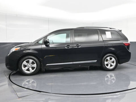 2017 Toyota Sienna LE 8-Passenger