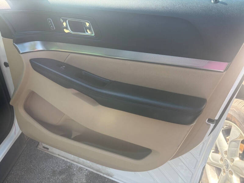 2016 Ford Explorer