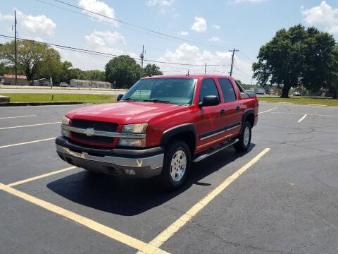 2004 Chevrolet Avalanche for sale at A&P Auto Sales in Van Buren AR